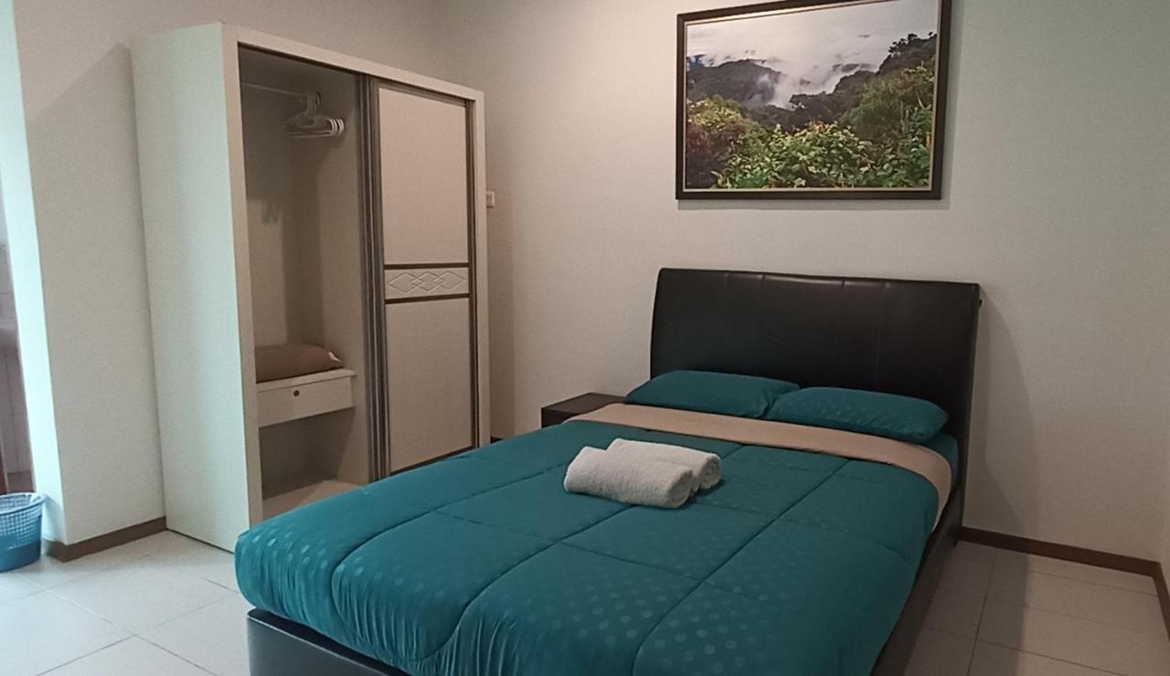 Rovers Inn Guesthouse - Age 11 And Above Only (Adults Only) Тана Рата Екстериор снимка